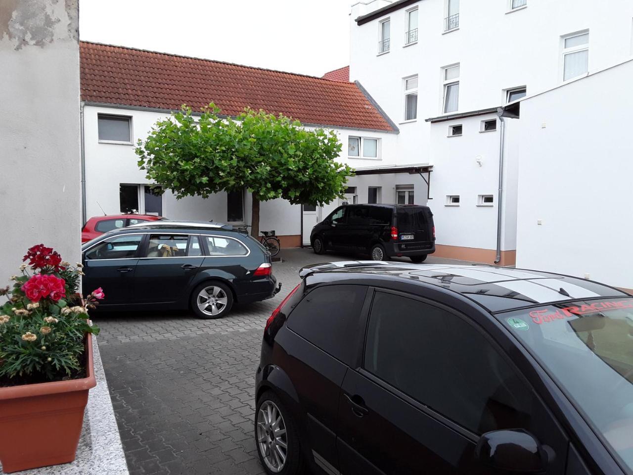 Hotel Goldener Anker Genthin Exterior foto